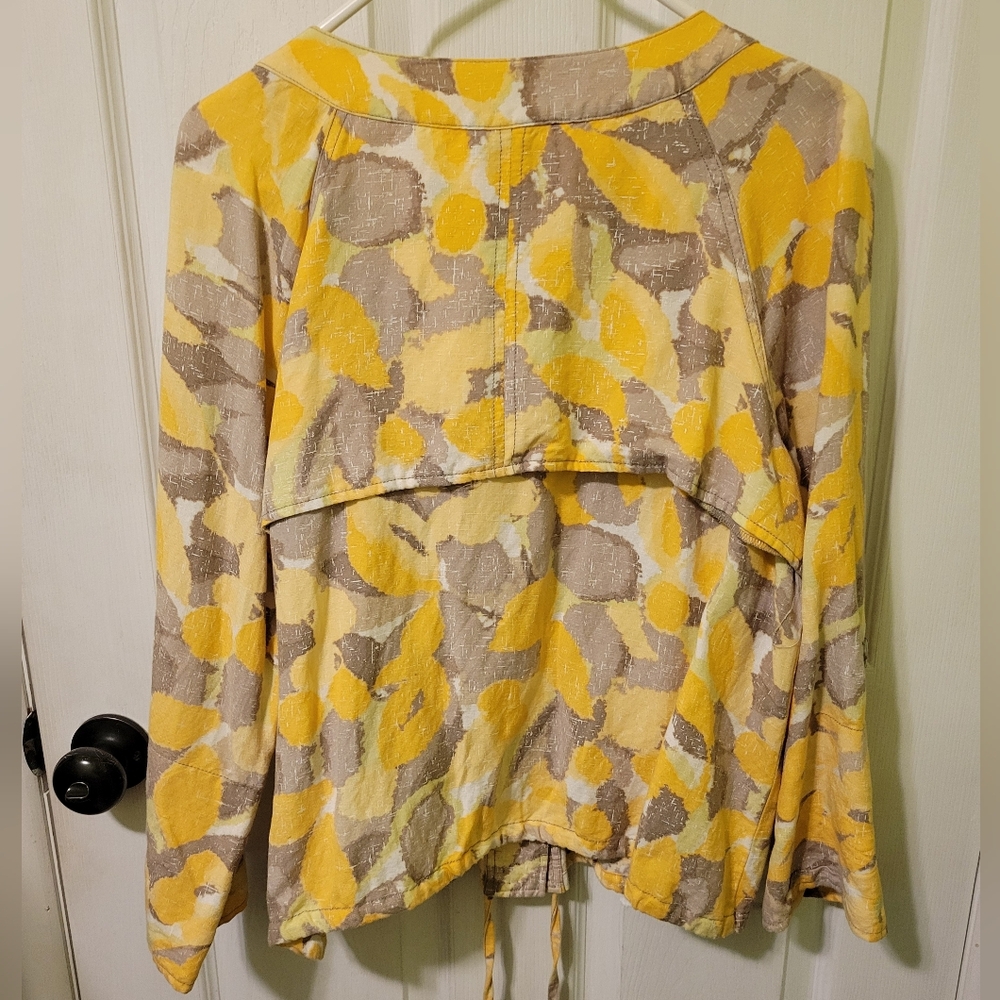 Yellow and Gray Patterned Jacket - image 2